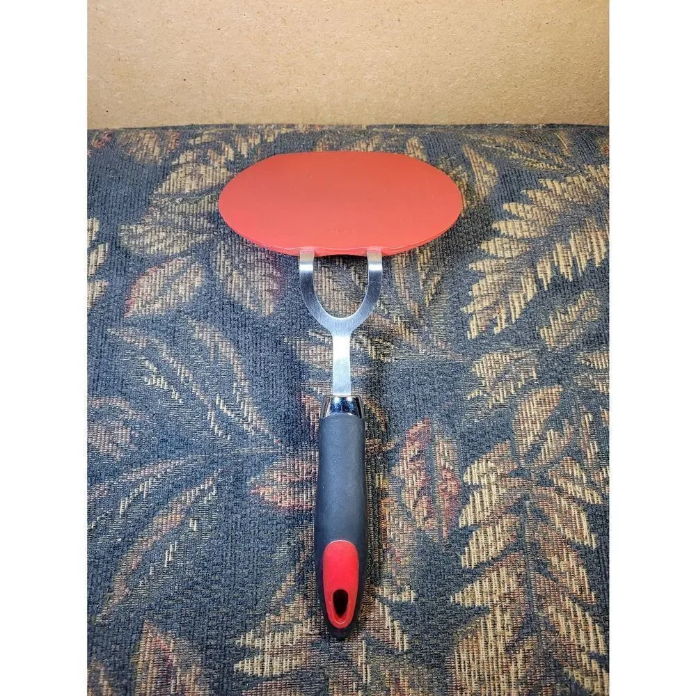 Norpro Grip-EZ Flexible Pancake Spatula- Black and Red
